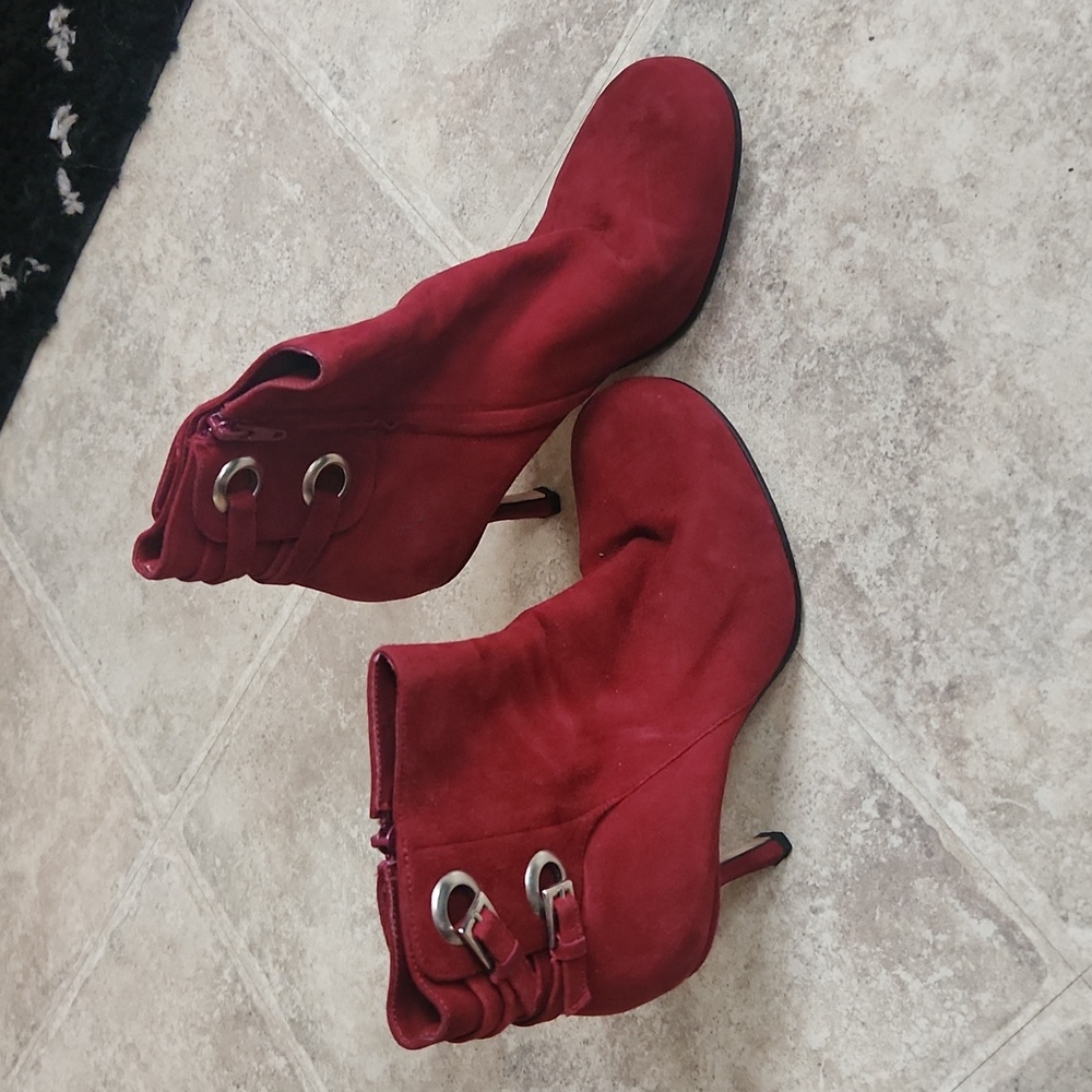 Steven burgundy booties sz 8